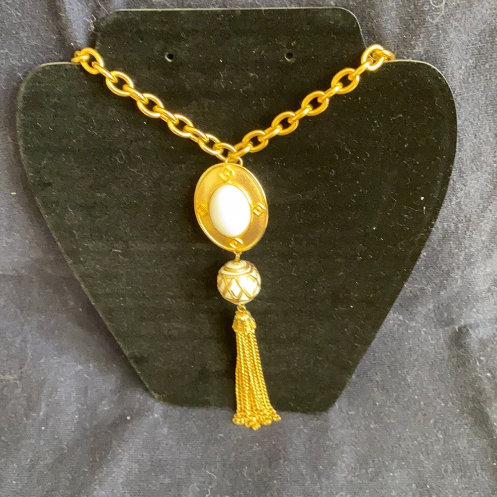 Gold and white statement necklace - Picture 1 of 5